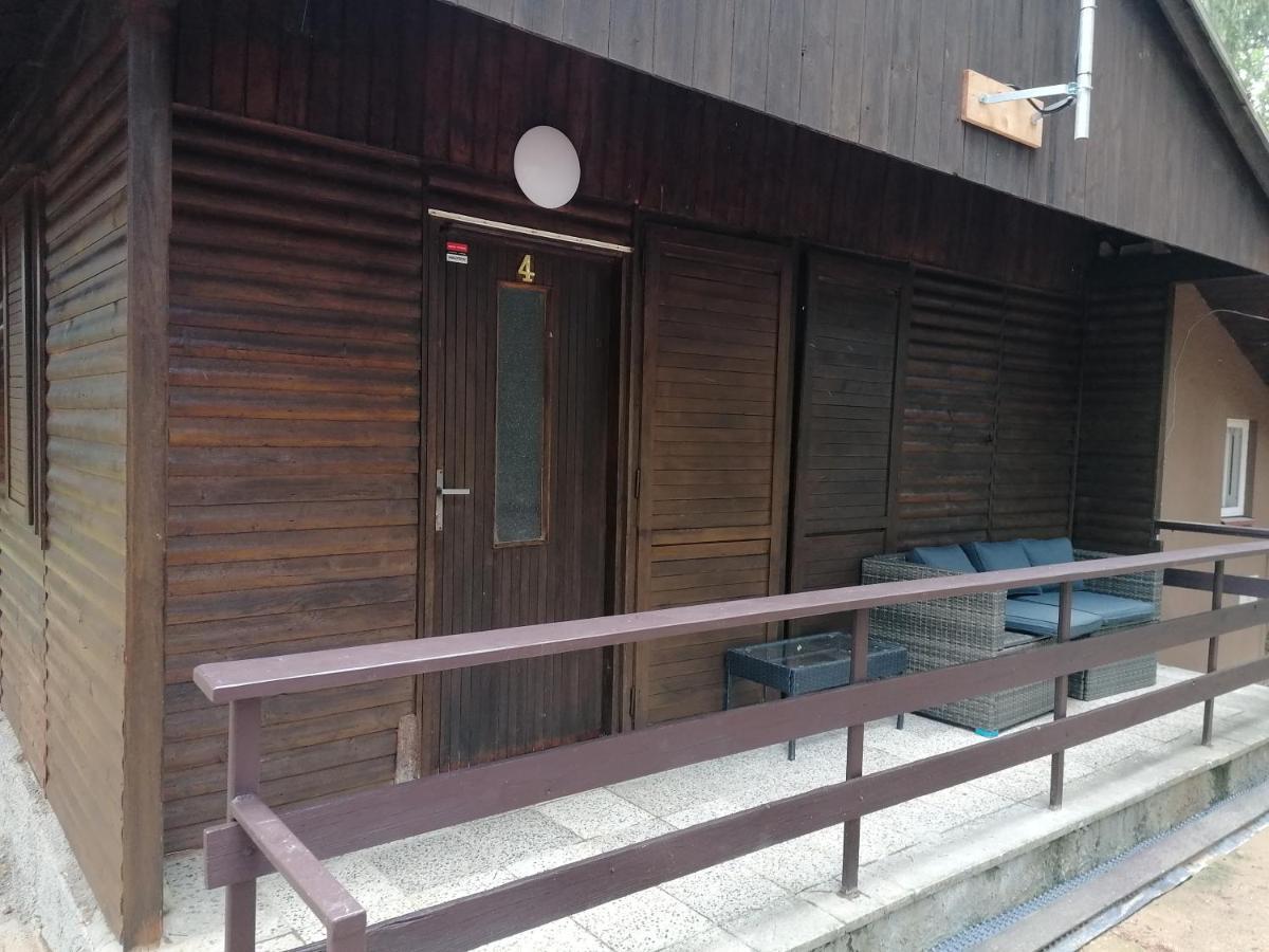 Chaty A Apartmany Hracholusky Kemp Kosatka Pnovany Exterior photo