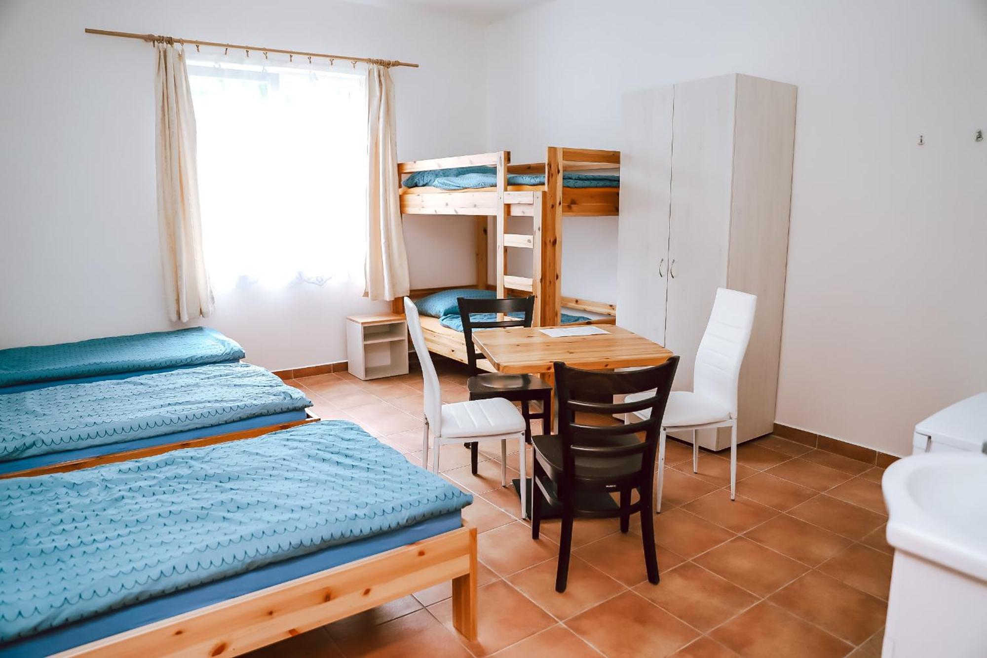 Chaty A Apartmany Hracholusky Kemp Kosatka Pnovany Room photo